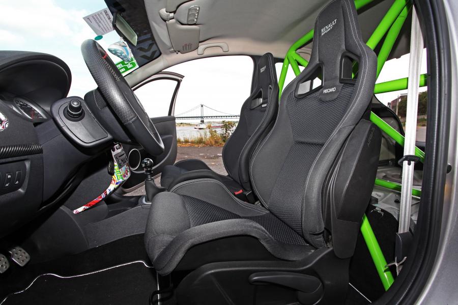  Renault Clio RS by Cam Shaft 2012 года  (фото 4 из 13)